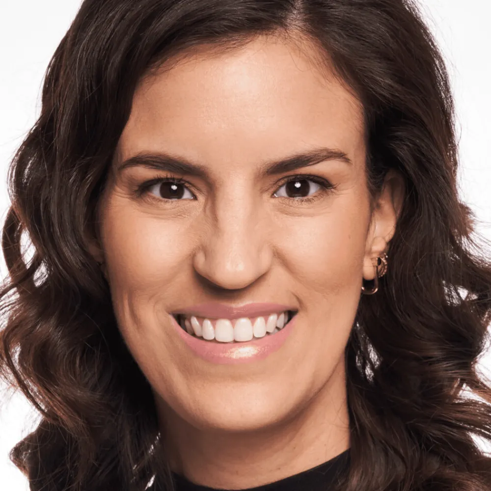 Foundation<Catrice Invisible Cover Foundation 042C 30 ml