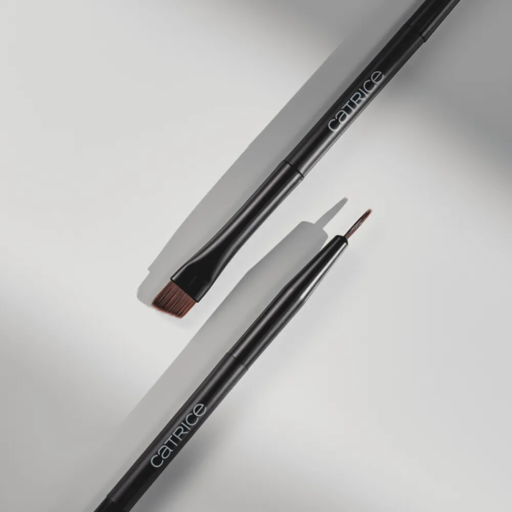 Magic Perfectors Eyeliner Brush^Catrice Hot