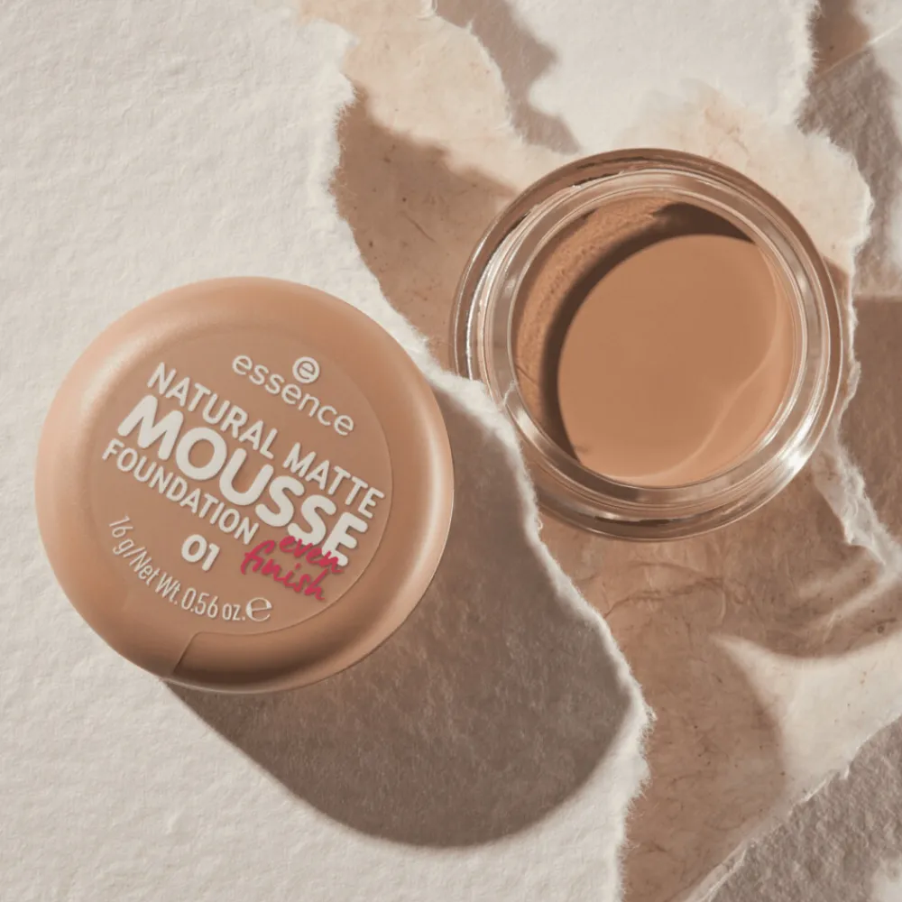 Natural Matte Mousse Foundation 01 16 gr^essence New