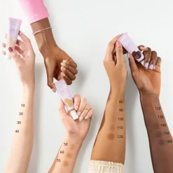 Foundation<essence SKIN Tint 20 30 ml