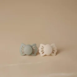 Clearance Fopspeen Lucky maat 1 0-6 mnd Cream Sage 2 stuks Flessen & Spenen