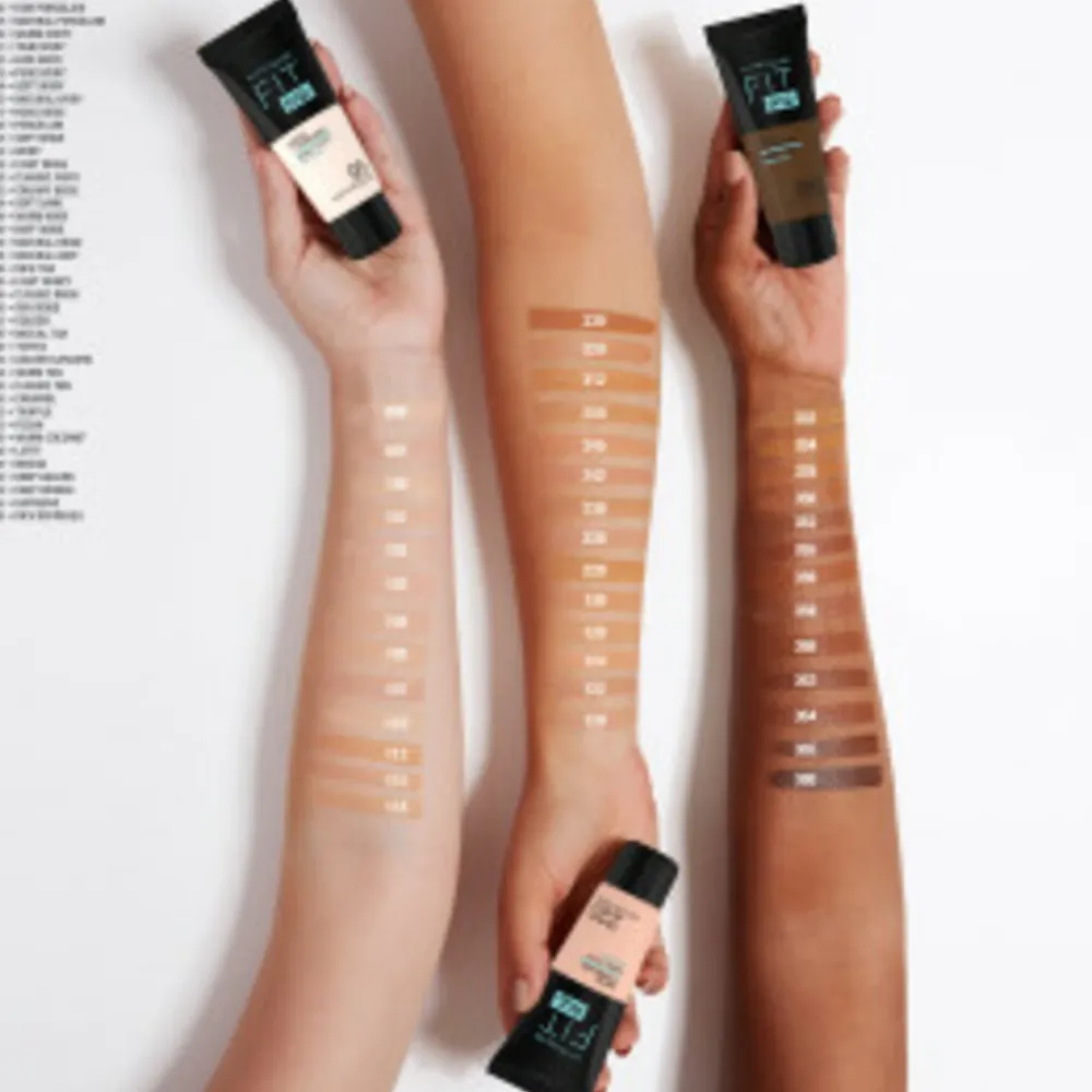 Foundation<Maybelline Fit Me Matte + Poreless Foundation 320 Natural