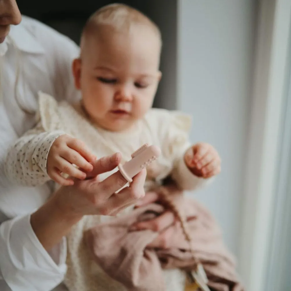 Mondverzorging|Specialistische Mondverzorging<Mushie Baby Tandenborstel Shifting Sand Blush 2 stuks