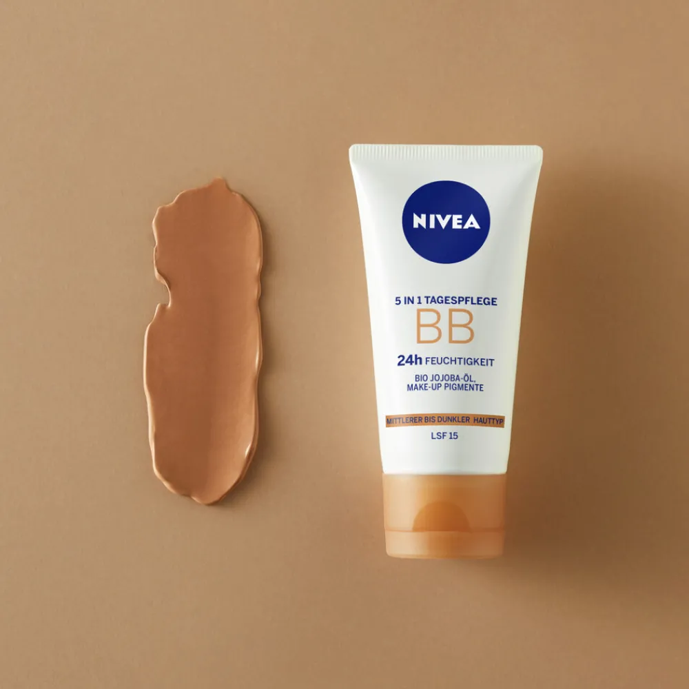 Hot BB Cream Dagcrème SPF 15 Medium 50 ml Bb- & Cc-Cream