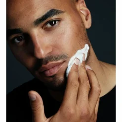 Scheren & Ontharen<NIVEA Men Scheerschuim Protect & Care Hydraterend 250 ml