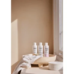 Moisturising Shower Oil Zen White Lotus 250 ml^Therme Clearance