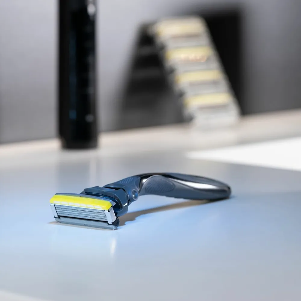 Hyrdo 5 Skin Protection Scheermes Advanced^Wilkinson Hot